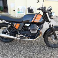 Moto Guzzi V7 - 2013