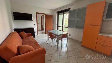 Bilocale con terrazzino e garage