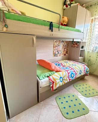 Cameretta completa con letto a ponte