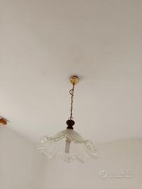 lampadario di vetro lavorato 