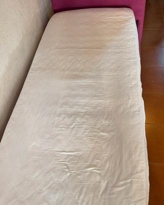 Letto singolo colore rosa