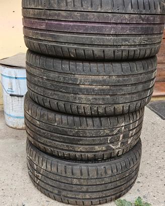 gomme 205/40r17