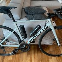 Bici Strada Focus Izalco Max 8.6 (M)