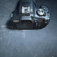 Canon EOS 2000D