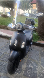 Sym fiddle 125, anno 2022, km 4000, con vari