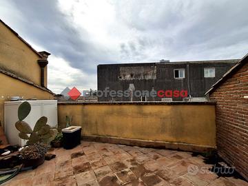 San Gregorio Centro 4 Vani con Terrazzino e Camino