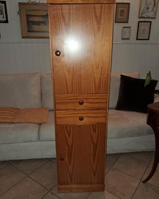Mobili per bagno in legno