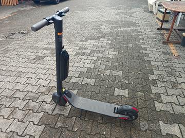 Segway ninebot monopattino elettrico 