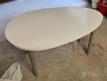 Tavolo ovale Ikea