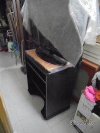 Mobile Tavolino porta TV o PC  o altro permuto