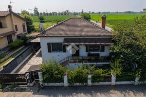VILLA SINGOLA A TROVO