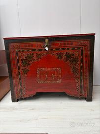 Credenza antica