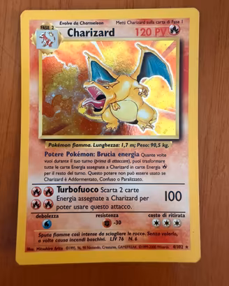 Charizard carta pokemon holo 4/102