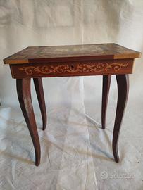 Tavolino portagioie con Carrillon