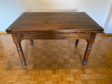 Tavolo rustico apribile in legno