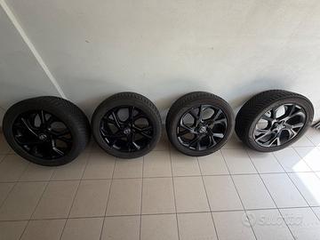 Cerchi 18" Toyota C-HR + gomme invernali Yokohama