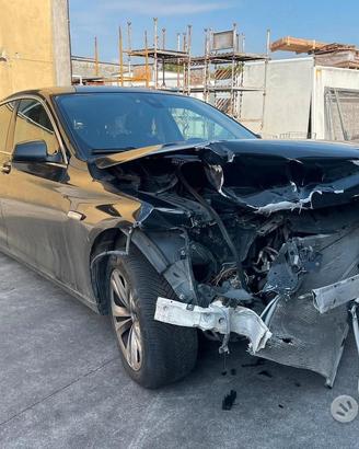 BMW serie 5 530GT N57D30A 190kw per ricambi