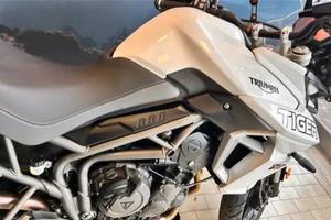 TRIUMPH TIGER 800 XR