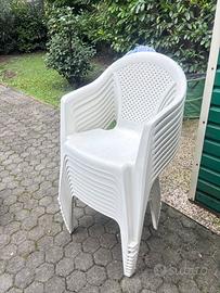 Poltroncine in resina bianche