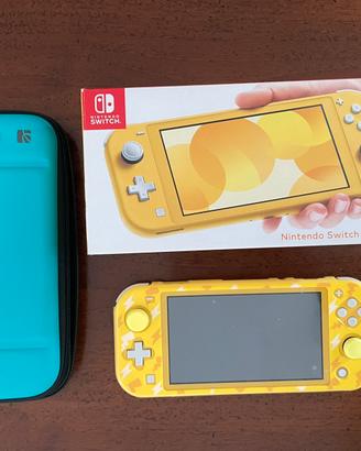 Nintendo Switch Lite Gialla + Accessori