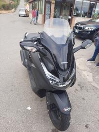 Honda forza 125