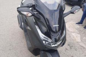 Honda forza 125