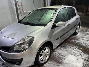 Renault Clio 1.5 dci 86 CV Diesel,settembre 2006