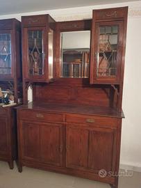 Credenza in legno con specchio