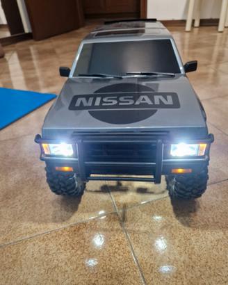 TRAXXAS TRX-4 Nissan Pathfinder