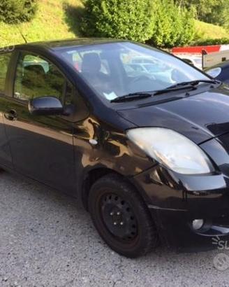 Ricambi Toyota Yaris 2008 5 porte vari colori