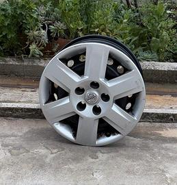 Cerchioni in ferro da 17 completi di borchie.