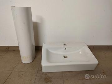 Lavandino bagno con colonna