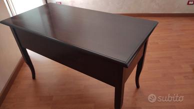 Scrivania in legno
