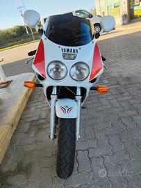 Yamaha FZr 1000  doppio faro 