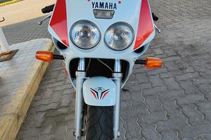Yamaha FZr 1000  doppio faro 