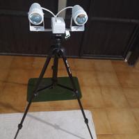 cavalletto telescopico con fari proiettori 