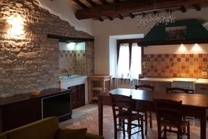 Appartamento indipendente arredato con giardino