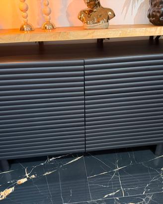 Cassettiera moderna nera
