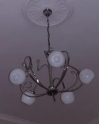 Lampadario moderno con lumi