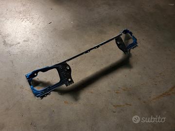 supporto fanali / radiatore Impreza sti 2004