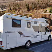Adria Coral XL 670 SL mansardato letti gemelli