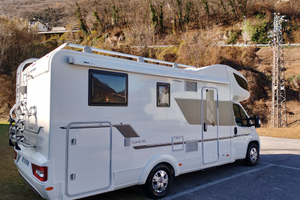 Adria Coral XL 670 SL mansardato letti gemelli