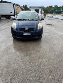 Toyota Yaris 1.0 5 porte