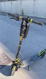 Monopattino elettrico jeep