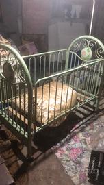 Culla in ferro smaltato