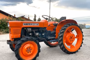 Trattore KUBOTA modello L 245 DT