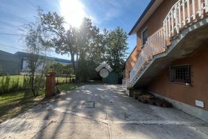 CASA SEMINDIPENDENTE A CASTELNOVO DI SOTTO