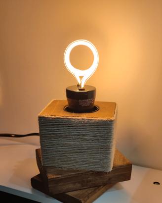 Lampada in legno