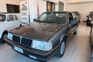Lancia Thema 2.0ie