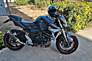 Suzuki GSR 750 Black Mat